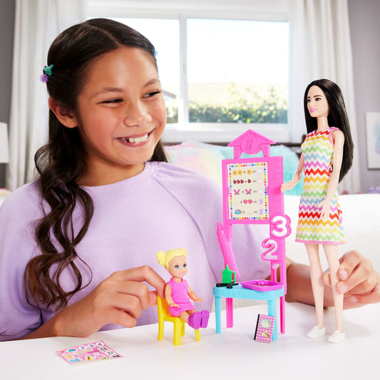Barbie Poupée enseignante, Blonde, Tout-Petit et Accessoires